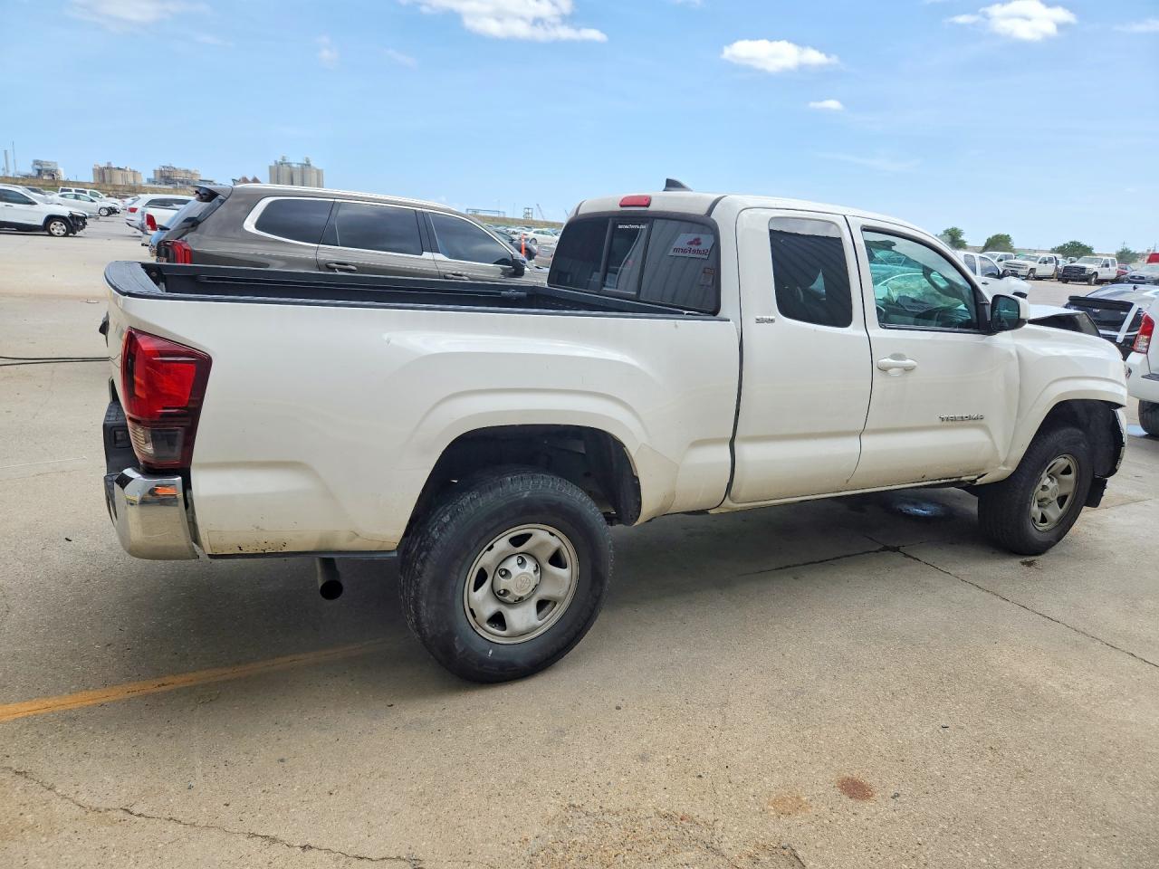 2019 TOYOTA TACOMA SR5 photo 5