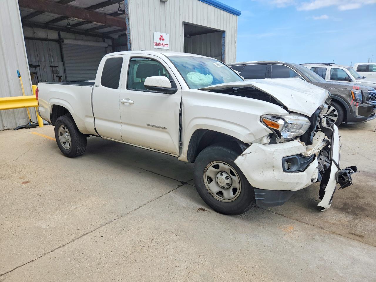 2019 TOYOTA TACOMA SR5 photo 7