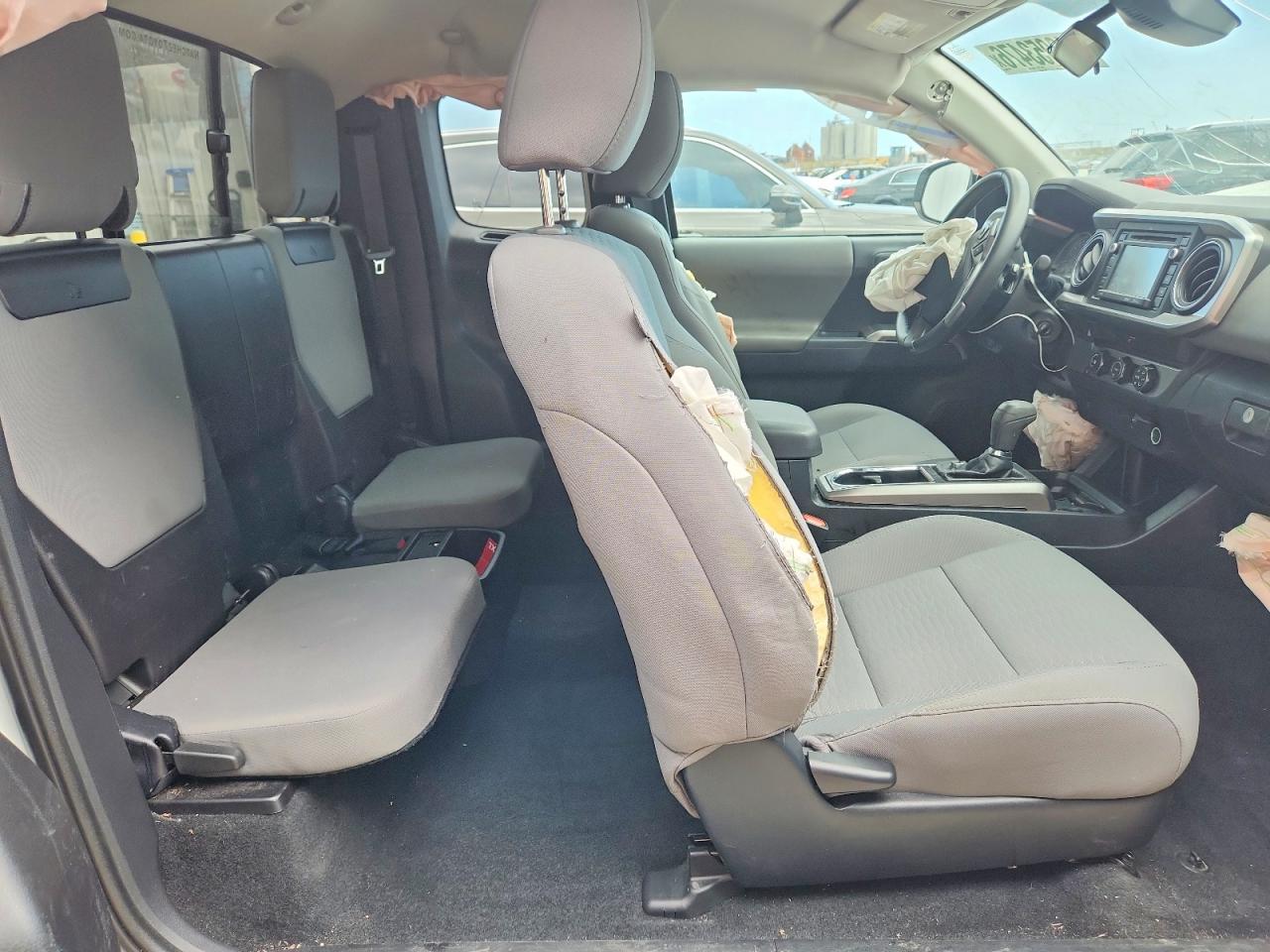 2019 TOYOTA TACOMA SR5 photo 19