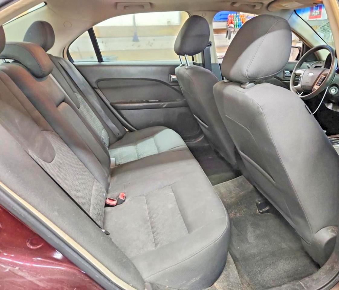 2011 FORD FUSION SE photo 19