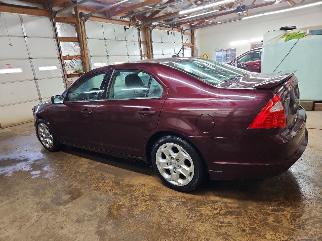 2011 FORD FUSION SE photo 3