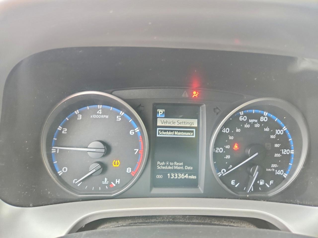 2018 TOYOTA RAV4 LE photo 17