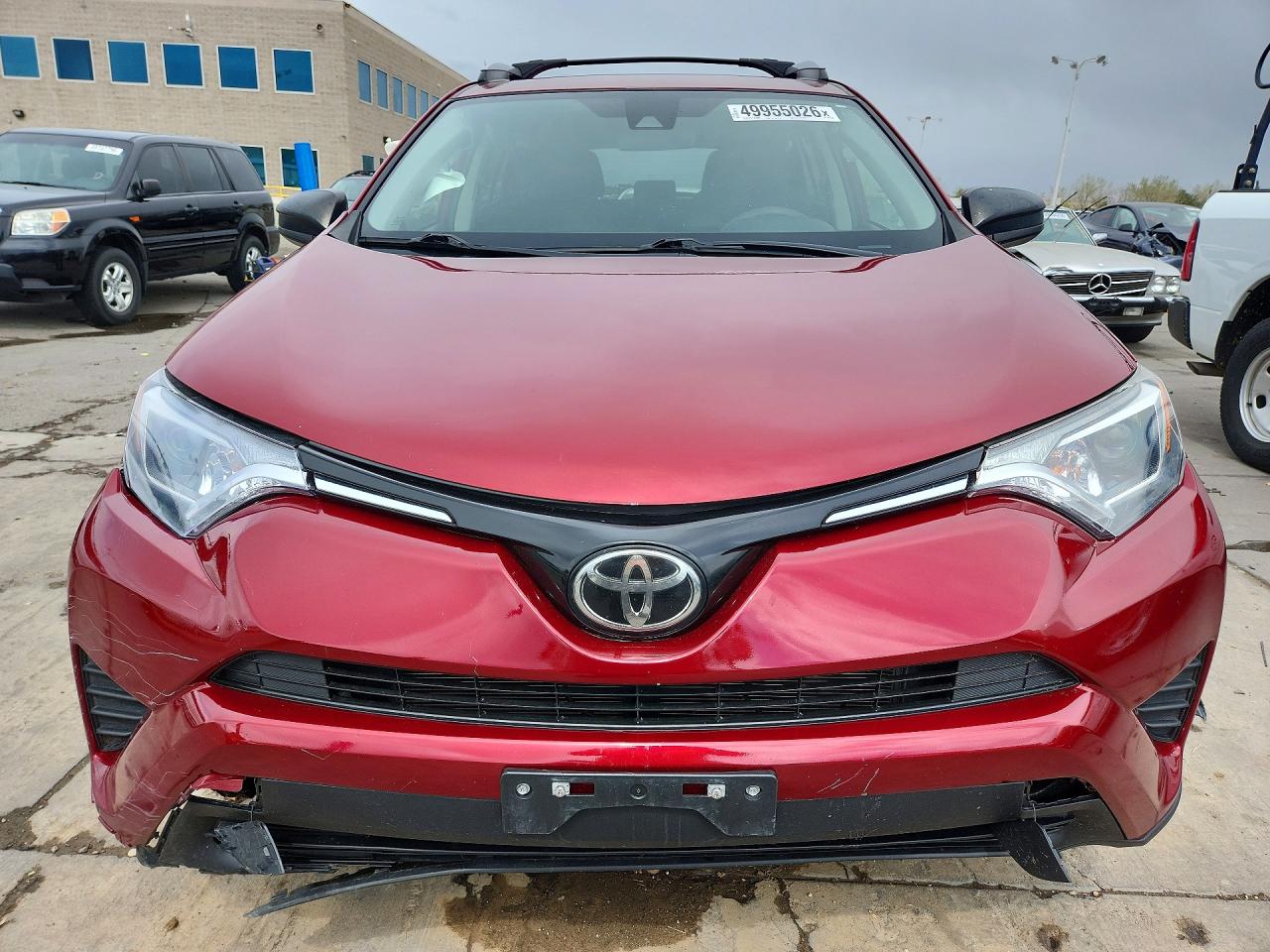2018 TOYOTA RAV4 LE photo 9