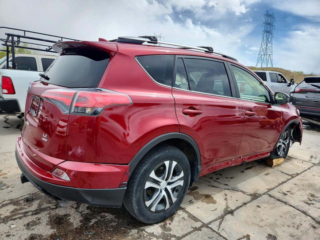 2018 TOYOTA RAV4 LE photo 5