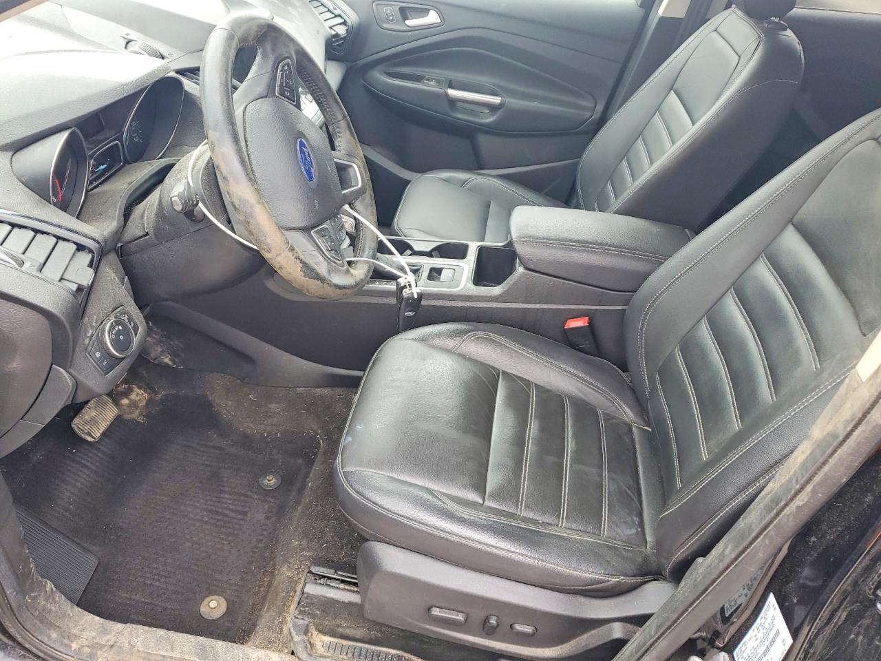 2019 FORD ESCAPE TITANIUM photo 19
