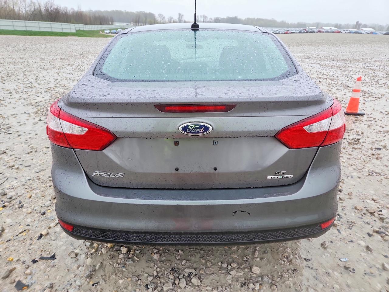 2014 FORD FOCUS SE photo 11