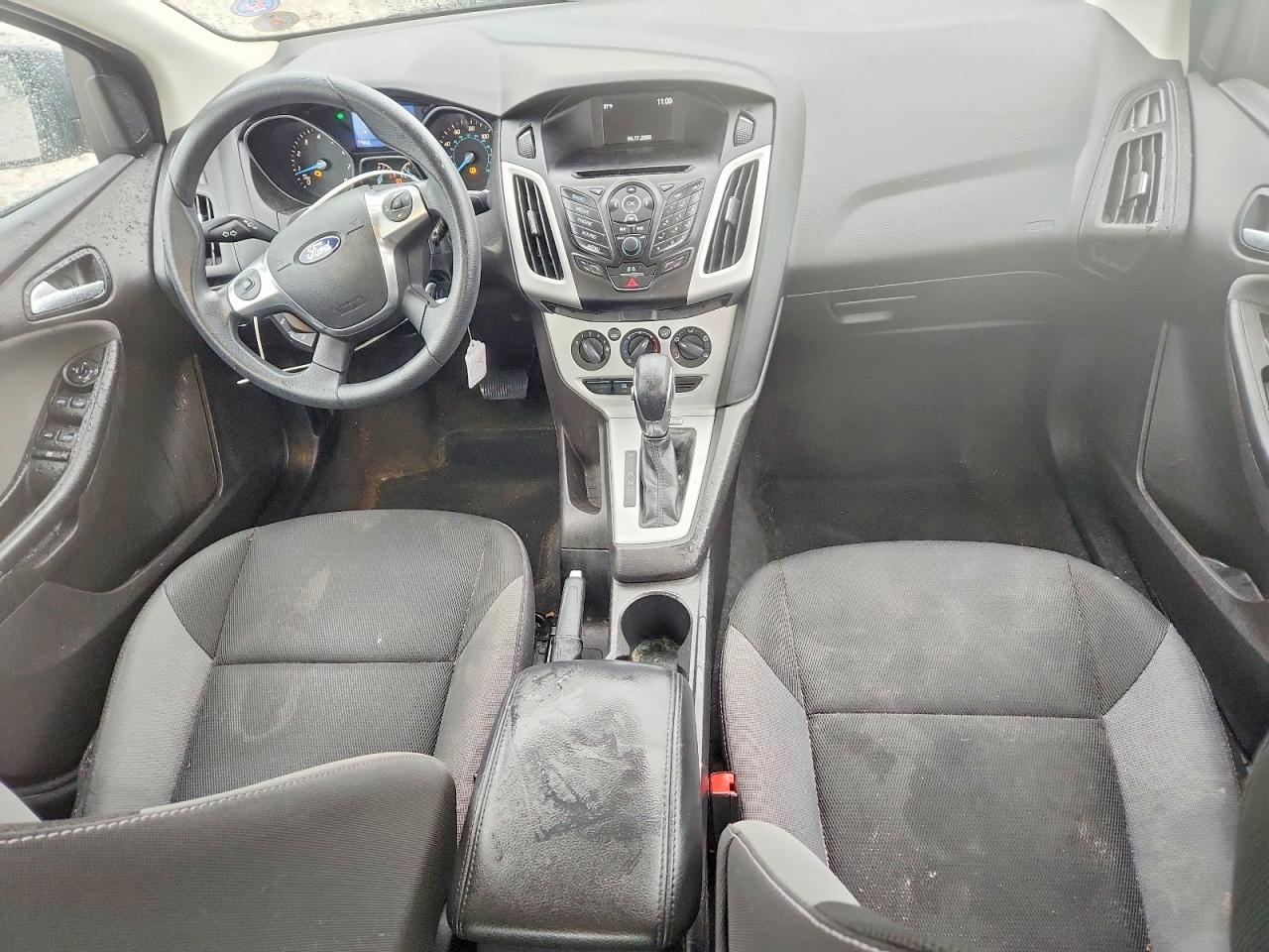 2014 FORD FOCUS SE photo 15