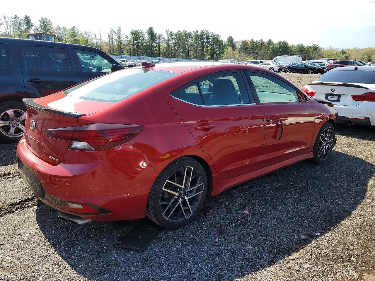 2019 HYUNDAI ELANTRA SPORT photo 3