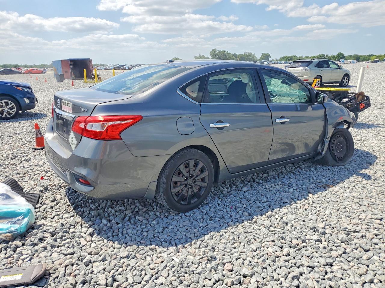 2016 NISSAN SENTRA SV photo 3