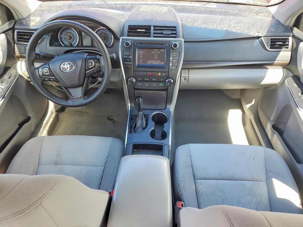 2016 TOYOTA CAMRY LE photo 15