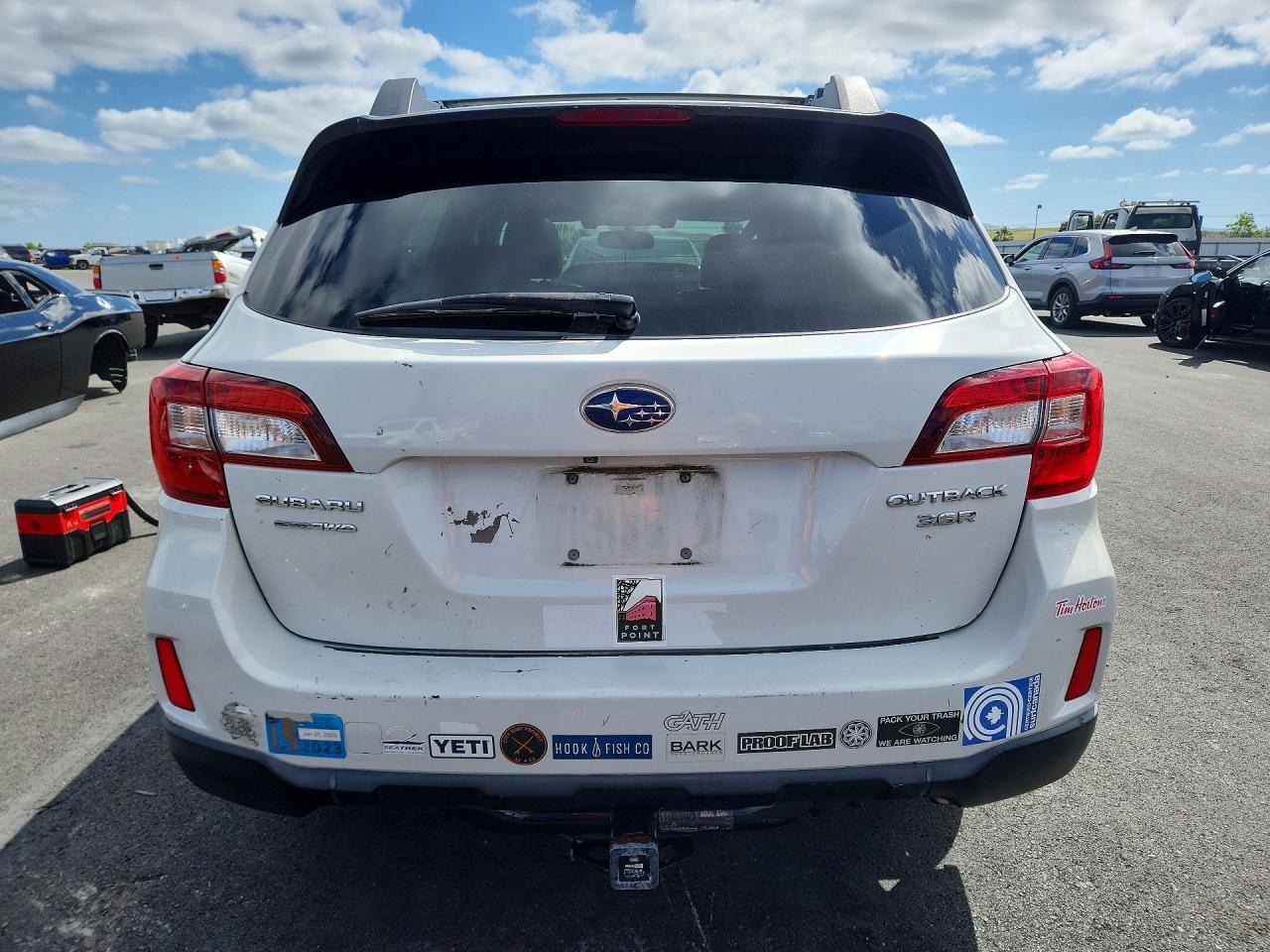 2015 SUBARU OUTBACK 3.6R LIMITED photo 16