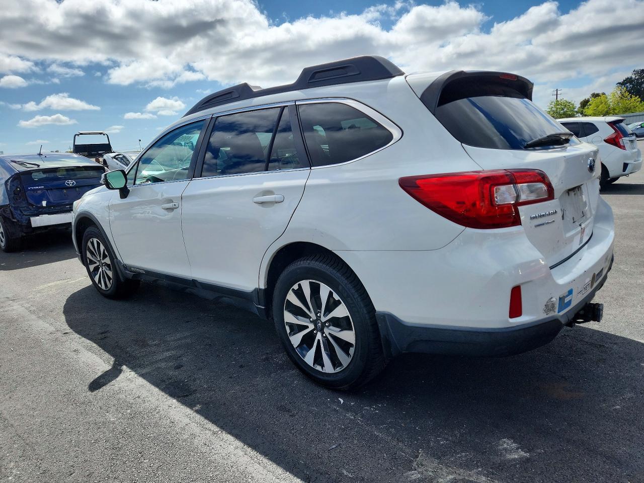2015 SUBARU OUTBACK 3.6R LIMITED photo 4