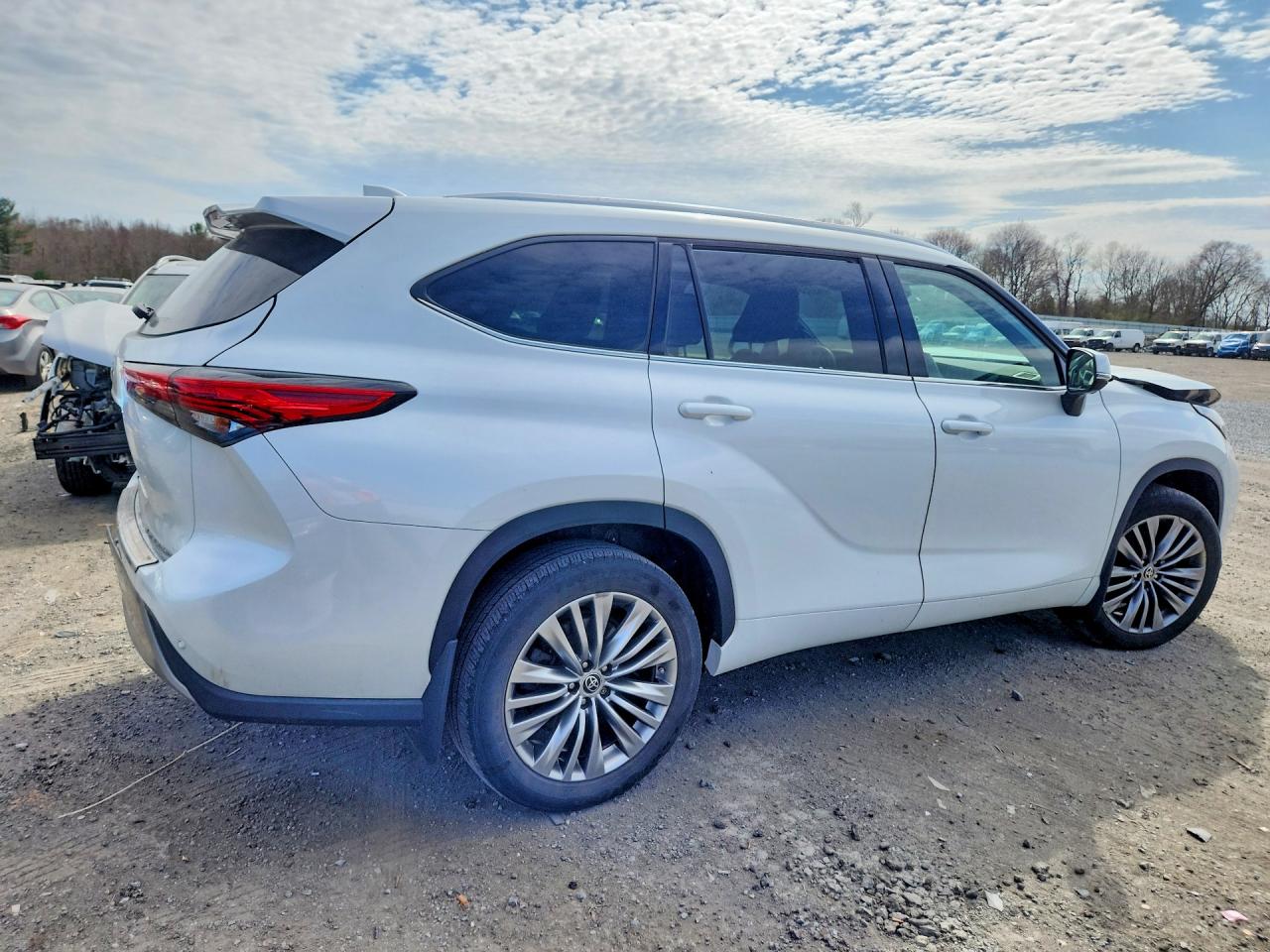 2022 TOYOTA HIGHLANDER PLATINUM photo 5