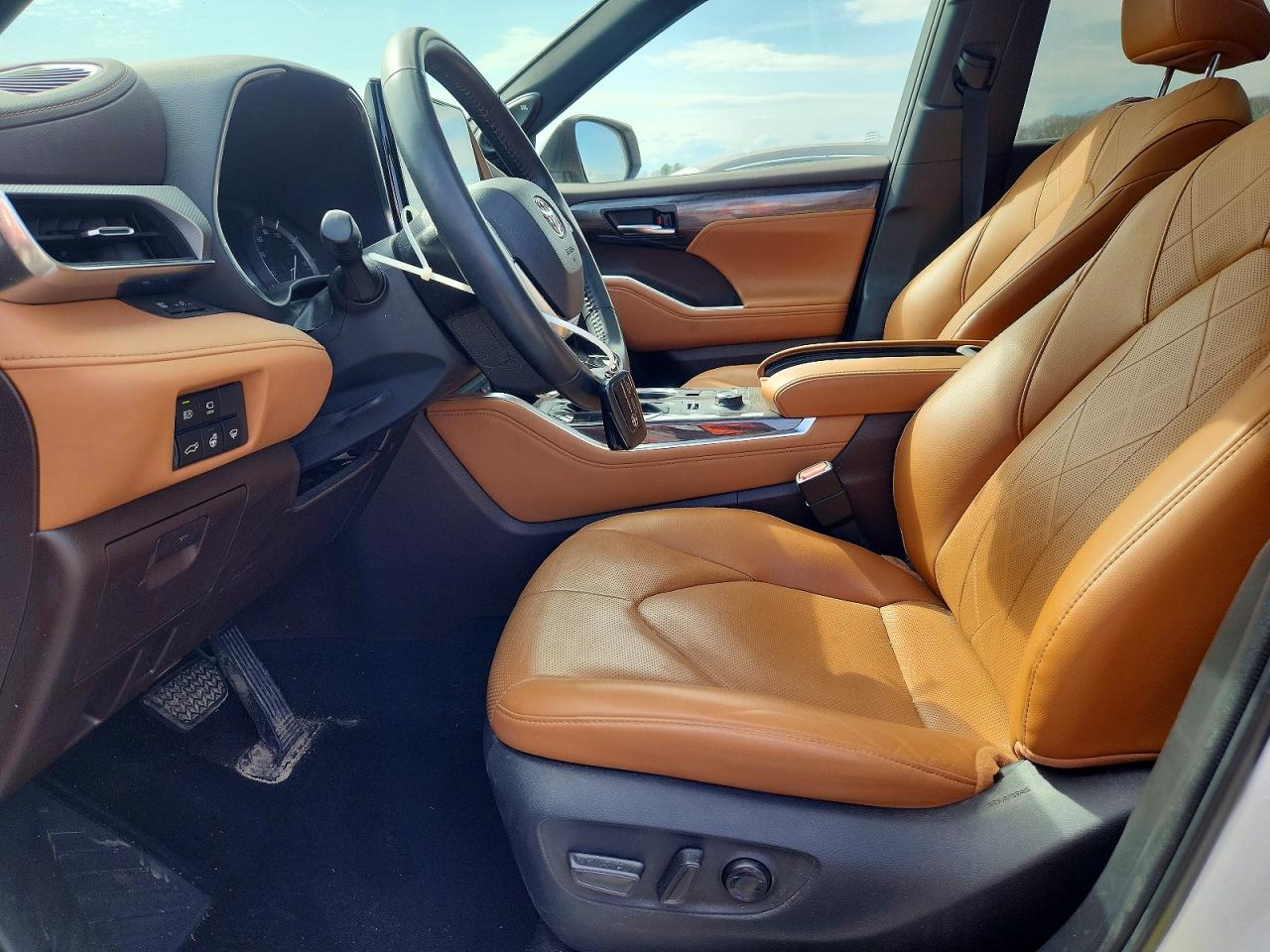 2022 TOYOTA HIGHLANDER PLATINUM photo 13