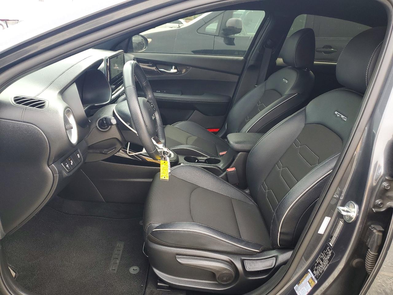 2023 KIA FORTE GT LINE photo 13