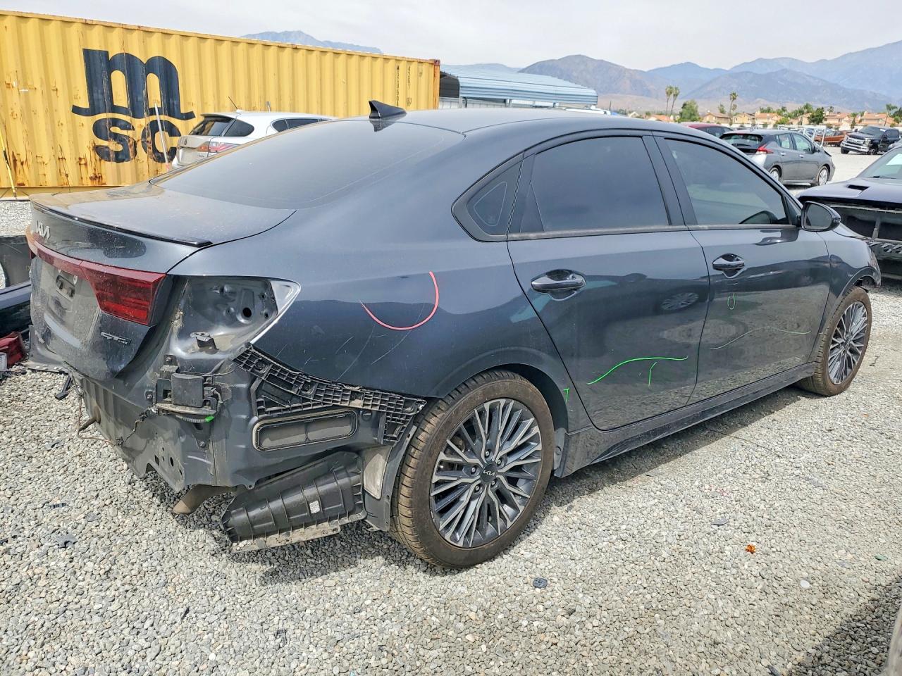 2023 KIA FORTE GT LINE photo 5