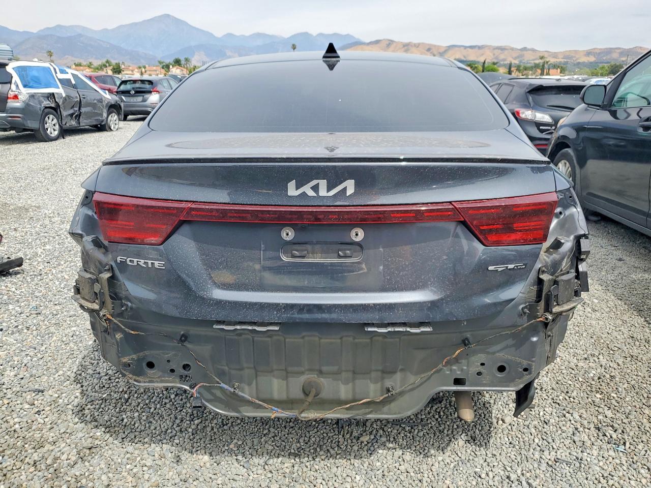 2023 KIA FORTE GT LINE photo 11