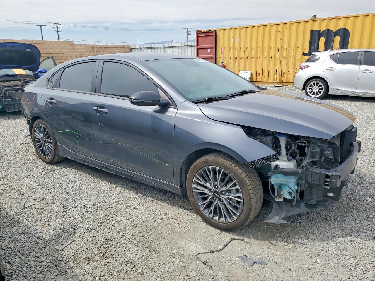 2023 KIA FORTE GT LINE photo 7