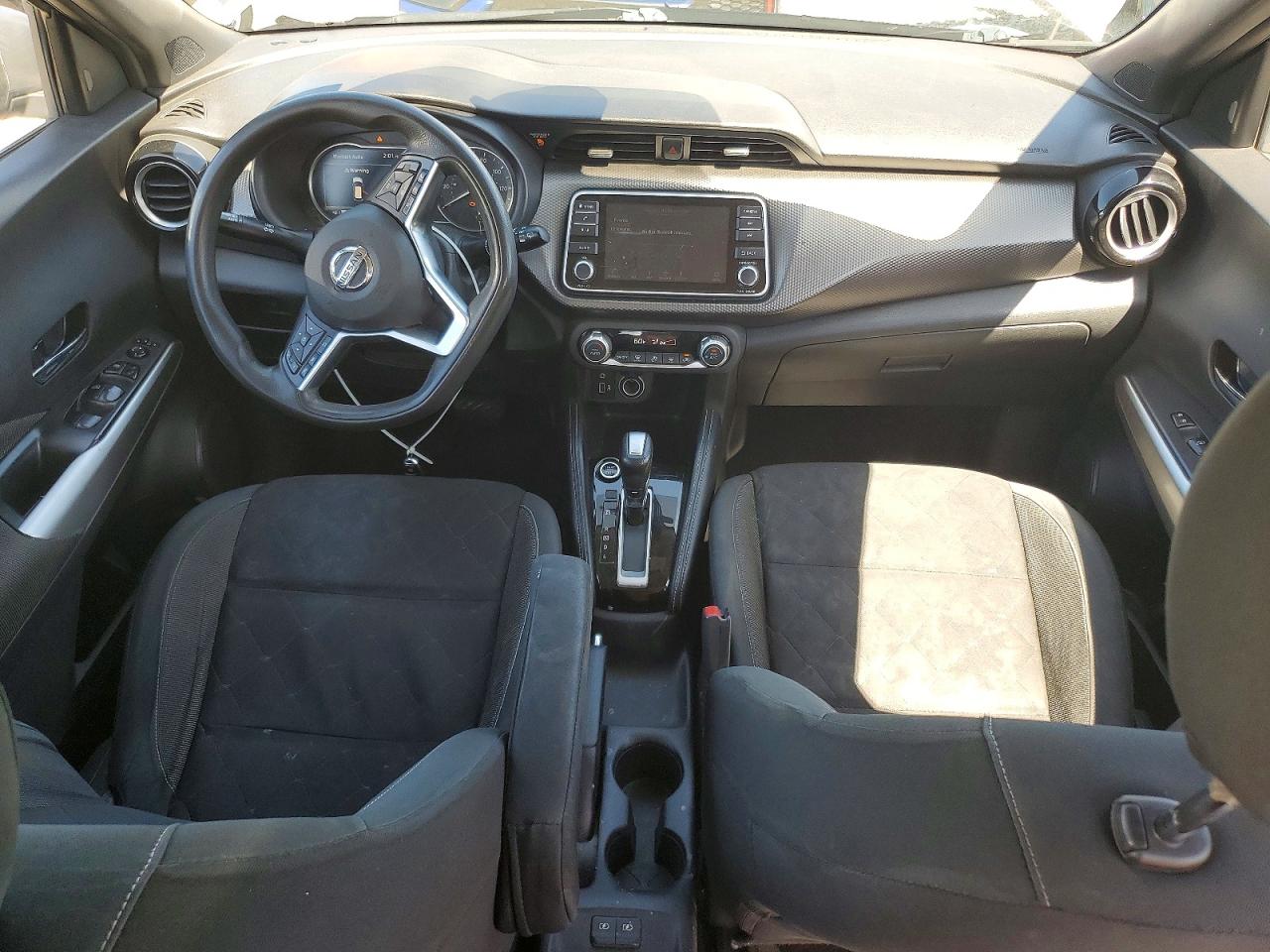 2020 NISSAN KICKS SV photo 15