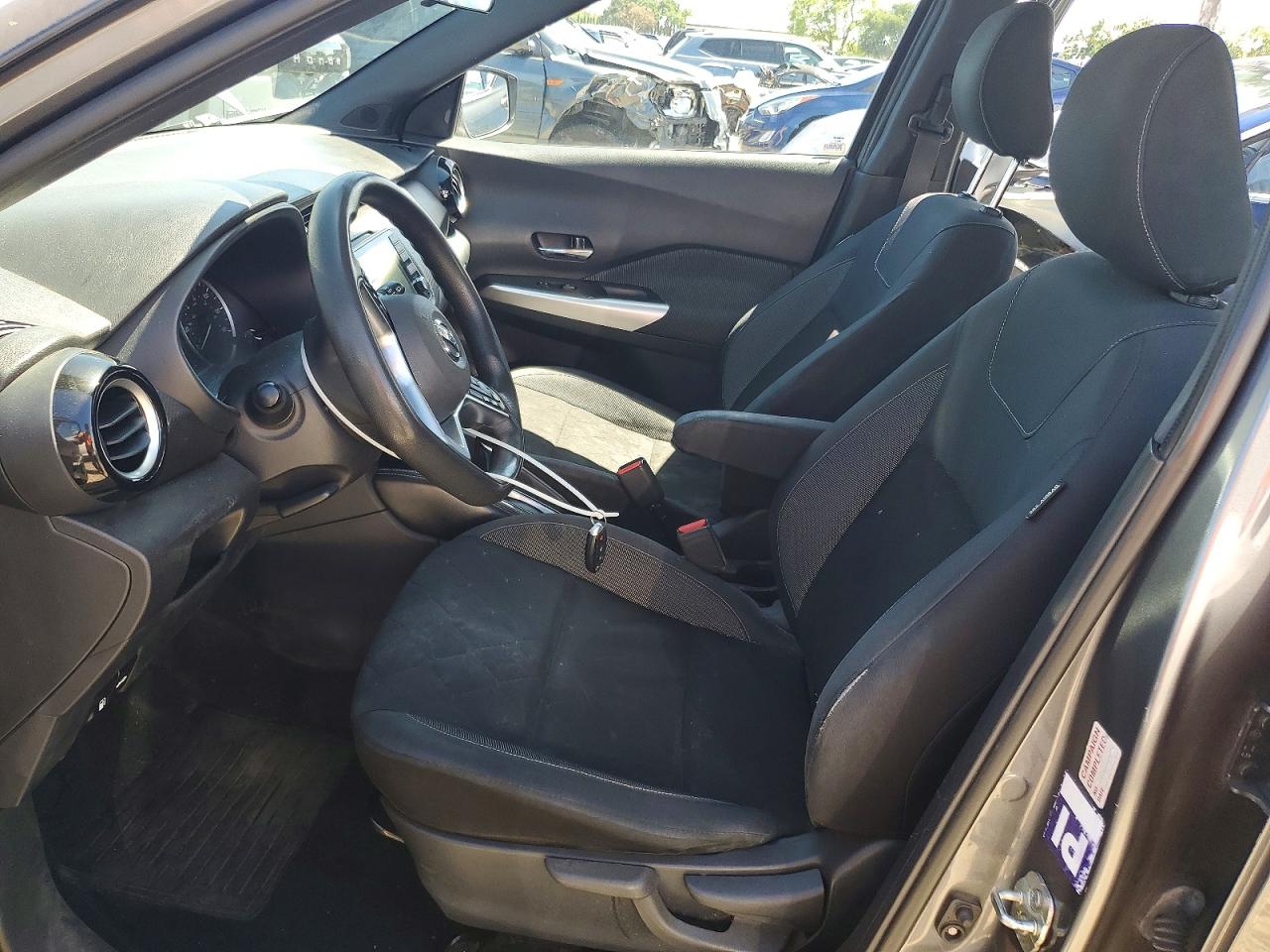 2020 NISSAN KICKS SV photo 13