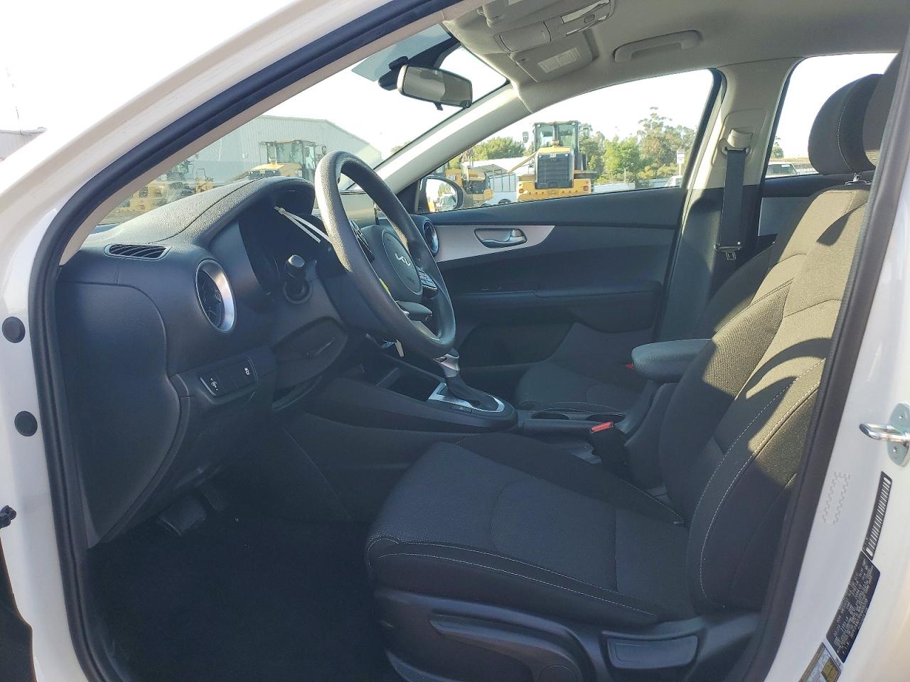 2023 KIA FORTE LXS photo 13