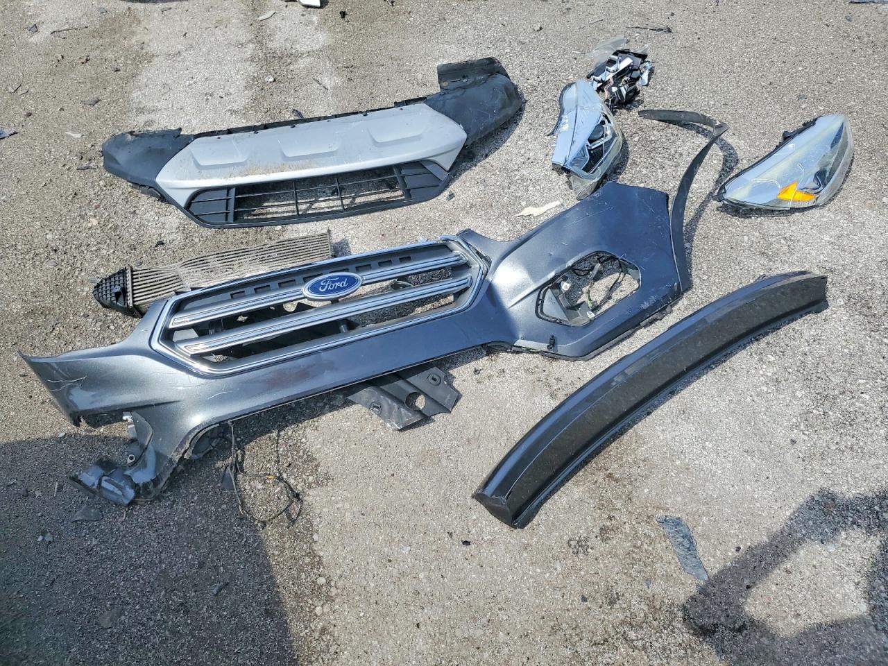 2017 FORD ESCAPE TITANIUM photo 37