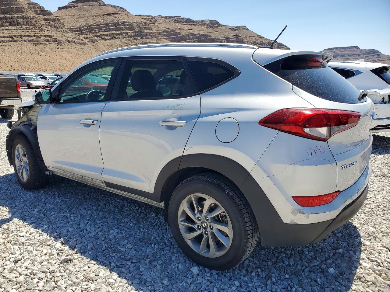 2016 HYUNDAI TUCSON SE photo 3