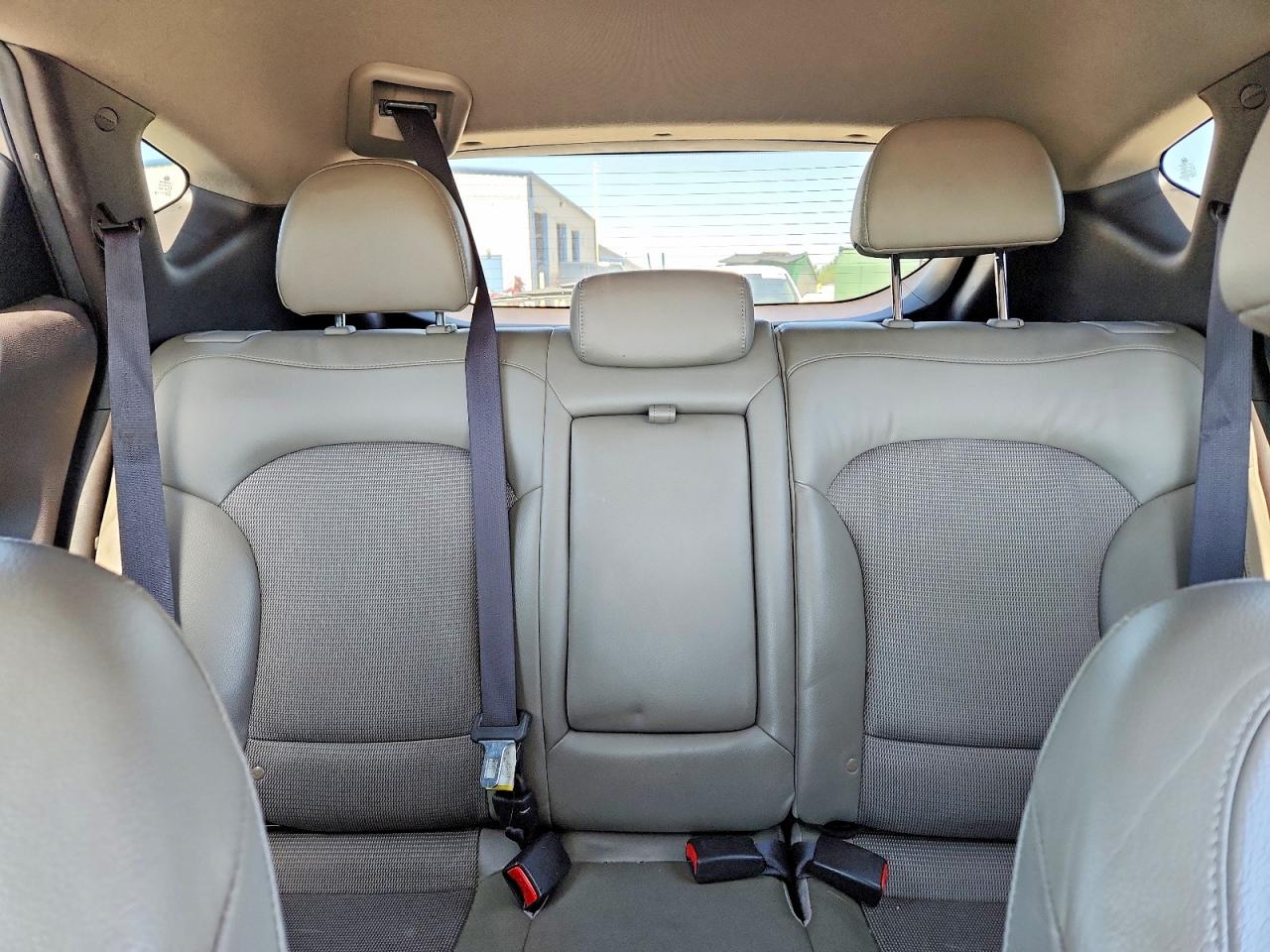 2015 HYUNDAI TUCSON SE photo 10
