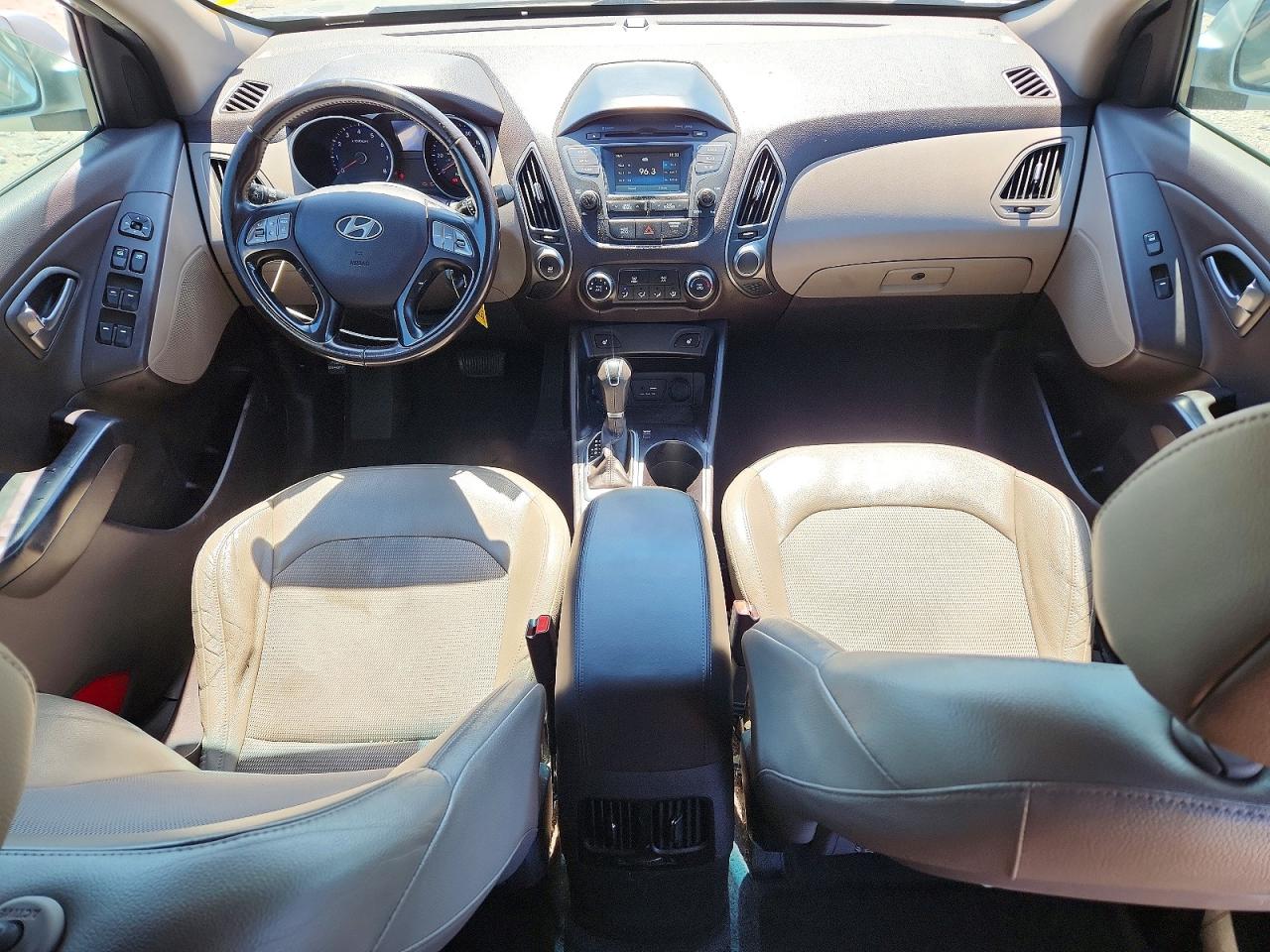 2015 HYUNDAI TUCSON SE photo 8