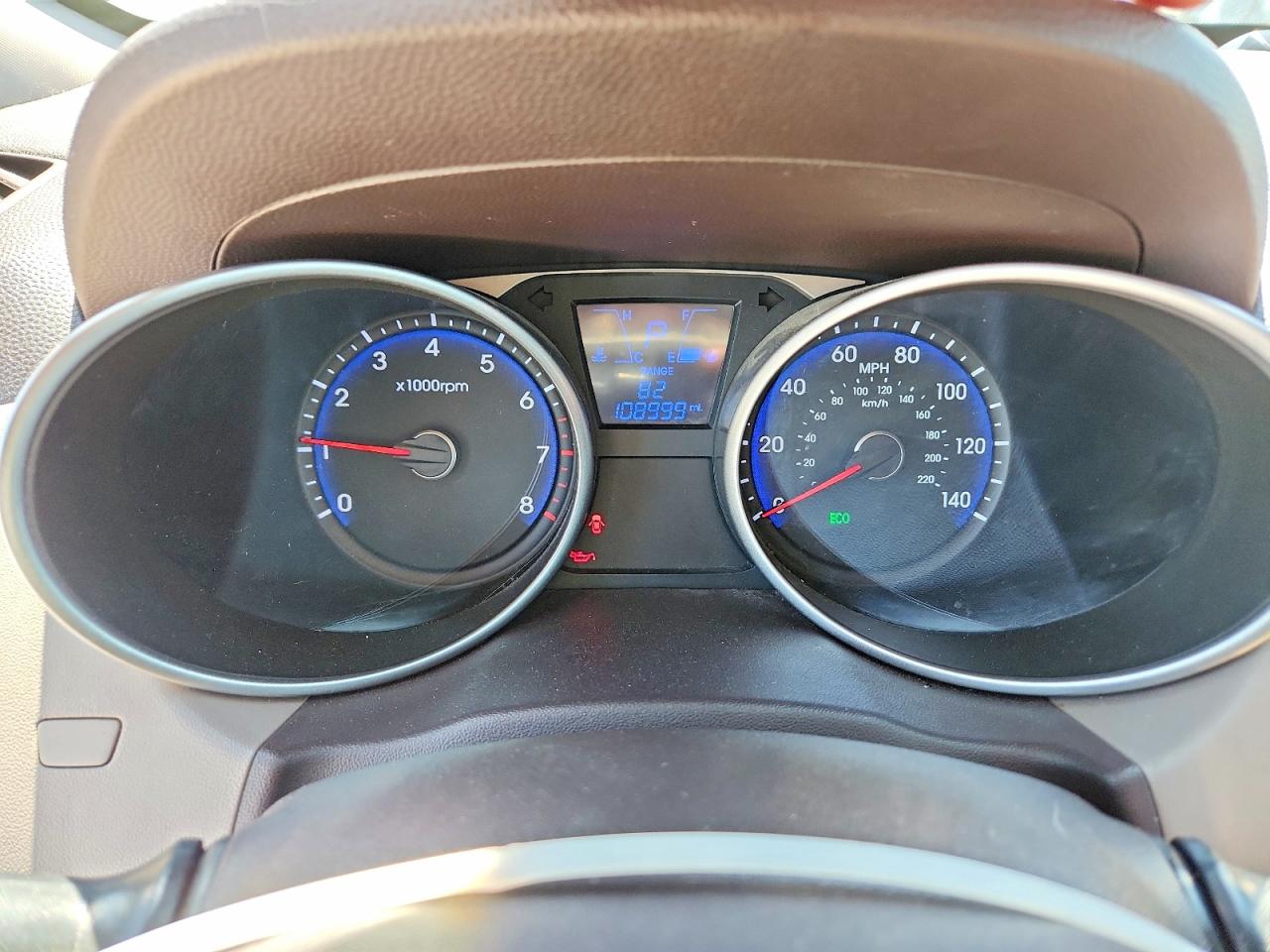 2015 HYUNDAI TUCSON SE photo 9