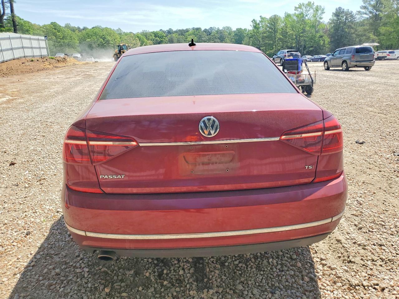 2017 VOLKSWAGEN PASSAT R-LINE photo 6