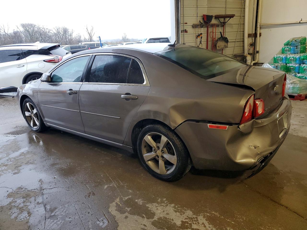 2011 CHEVROLET MALIBU photo 3