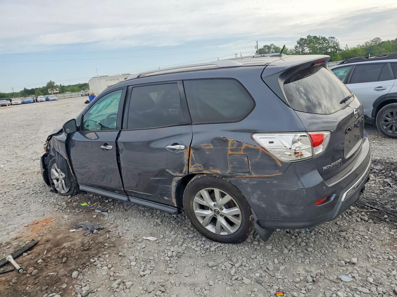 2013 NISSAN PATHFINDER S photo 3