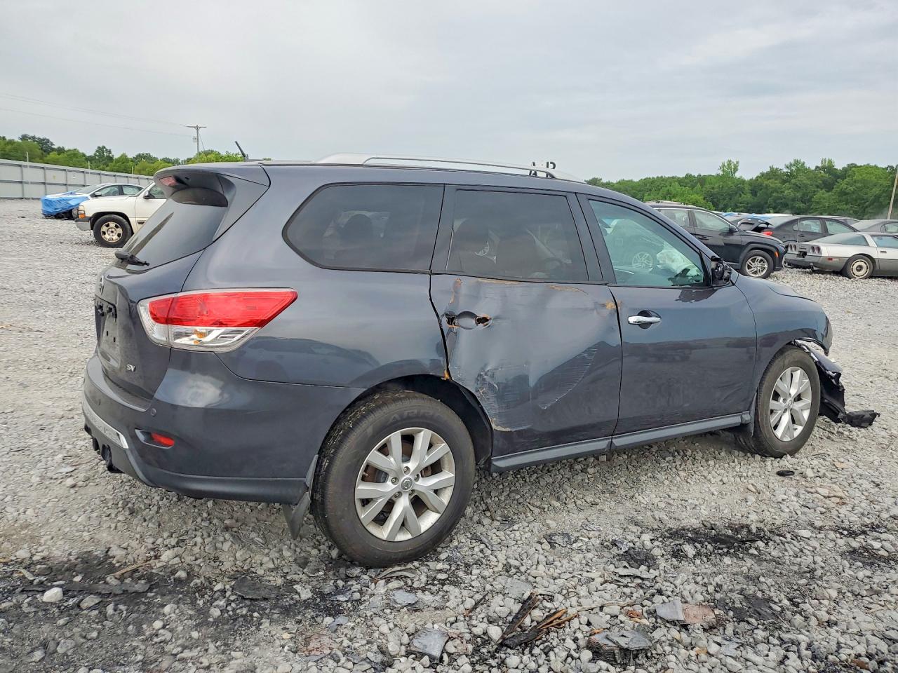 2013 NISSAN PATHFINDER S photo 5