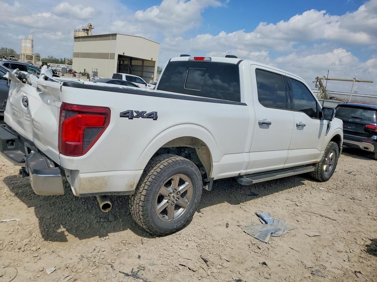 2024 FORD F150 XLT photo 5