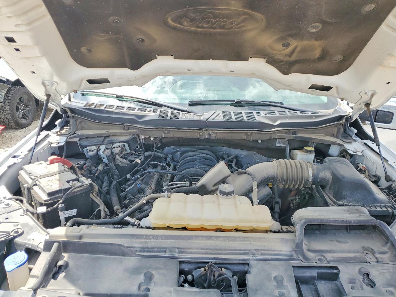 2024 FORD F150 XLT photo 21