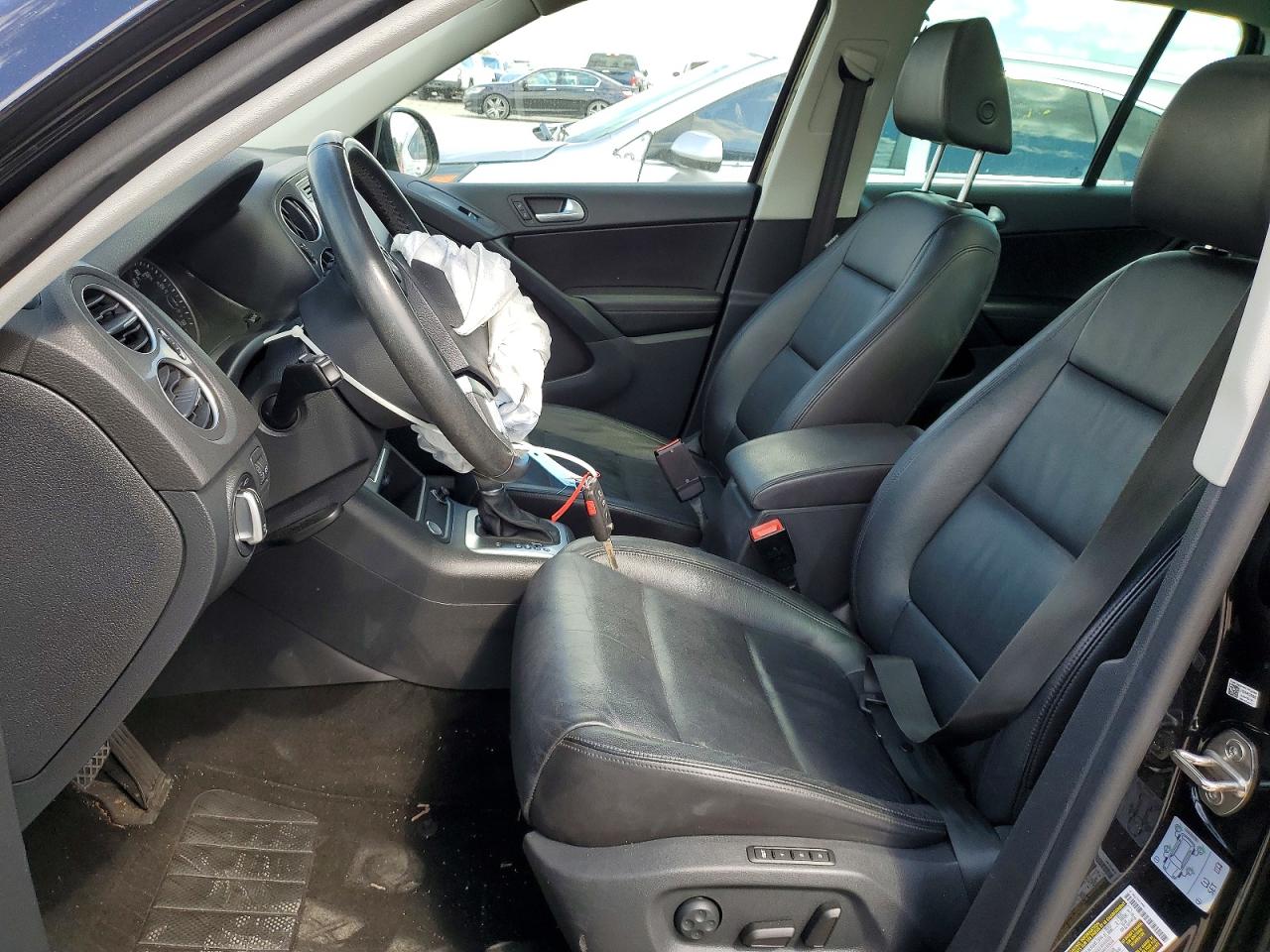 2017 VOLKSWAGEN TIGUAN SPORT photo 13