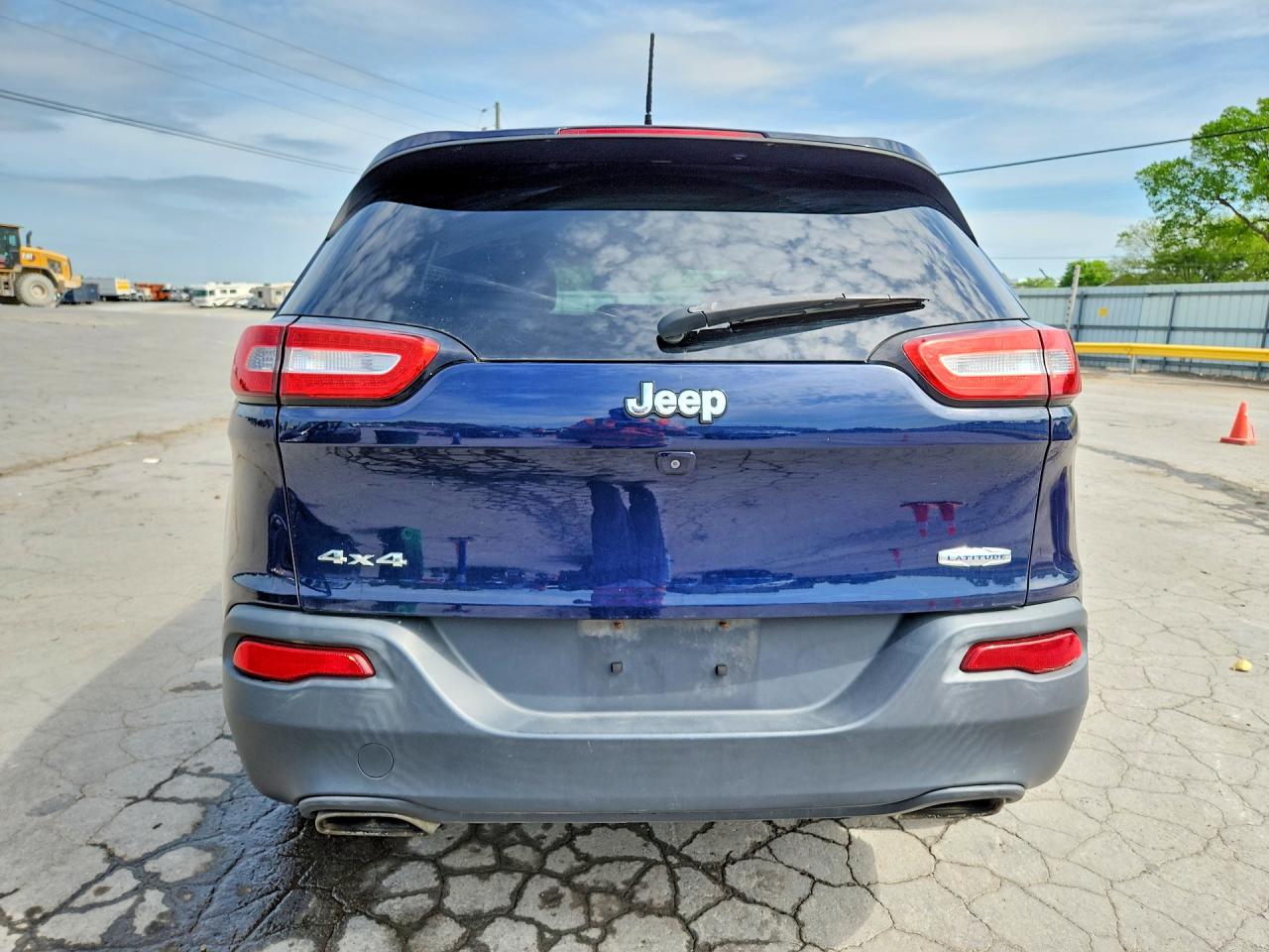 2015 JEEP CHEROKEE LATITUDE photo 16