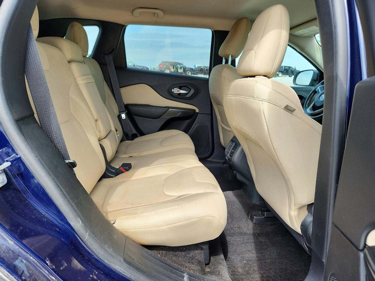 2015 JEEP CHEROKEE LATITUDE photo 31