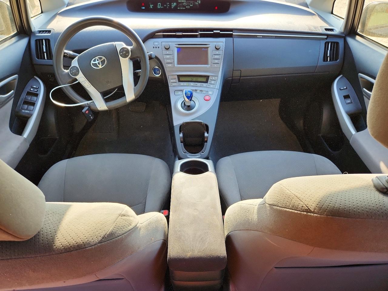 2015 TOYOTA PRIUS TWO photo 15