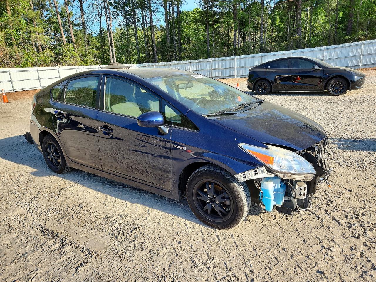 2015 TOYOTA PRIUS TWO photo 7