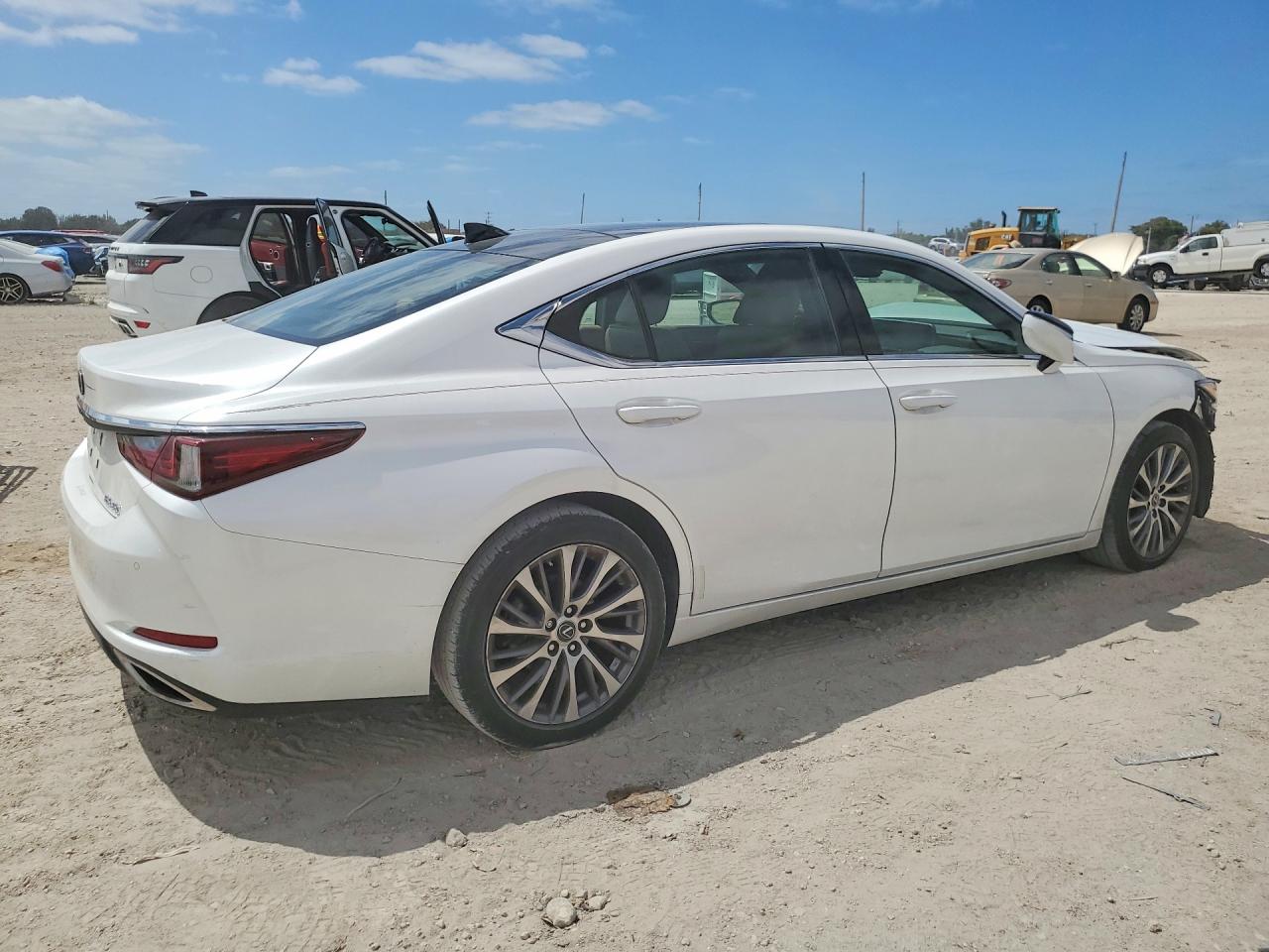 2019 LEXUS ES 350 photo 5