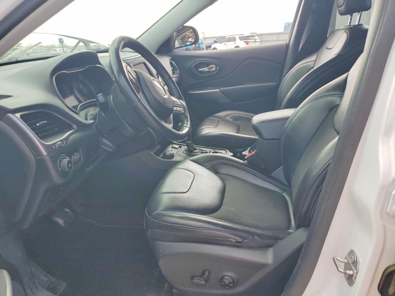 2019 JEEP CHEROKEE LATITUDE PLUS photo 19