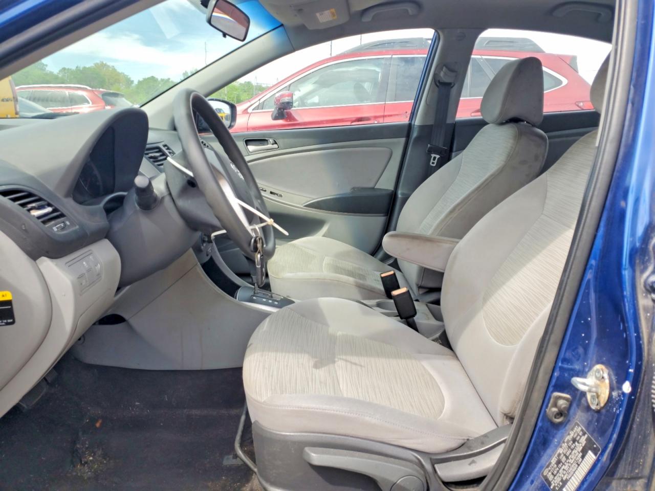 2017 HYUNDAI ACCENT SE photo 13