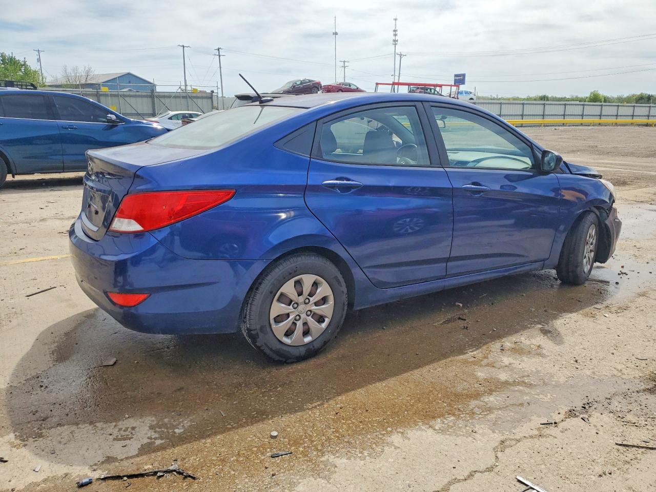 2017 HYUNDAI ACCENT SE photo 5