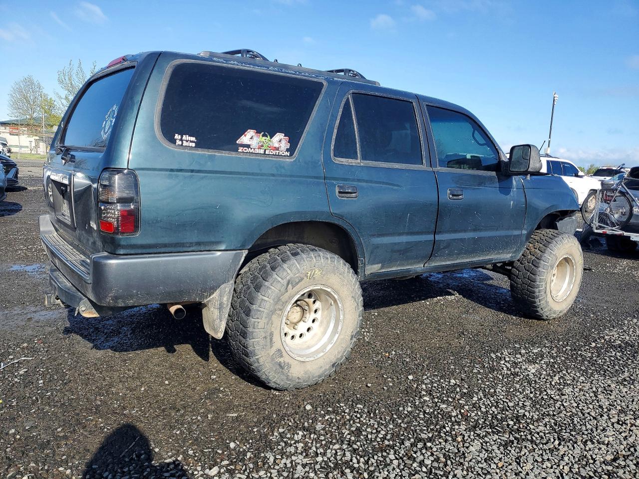 1997 TOYOTA 4RUNNER SR5 photo 3