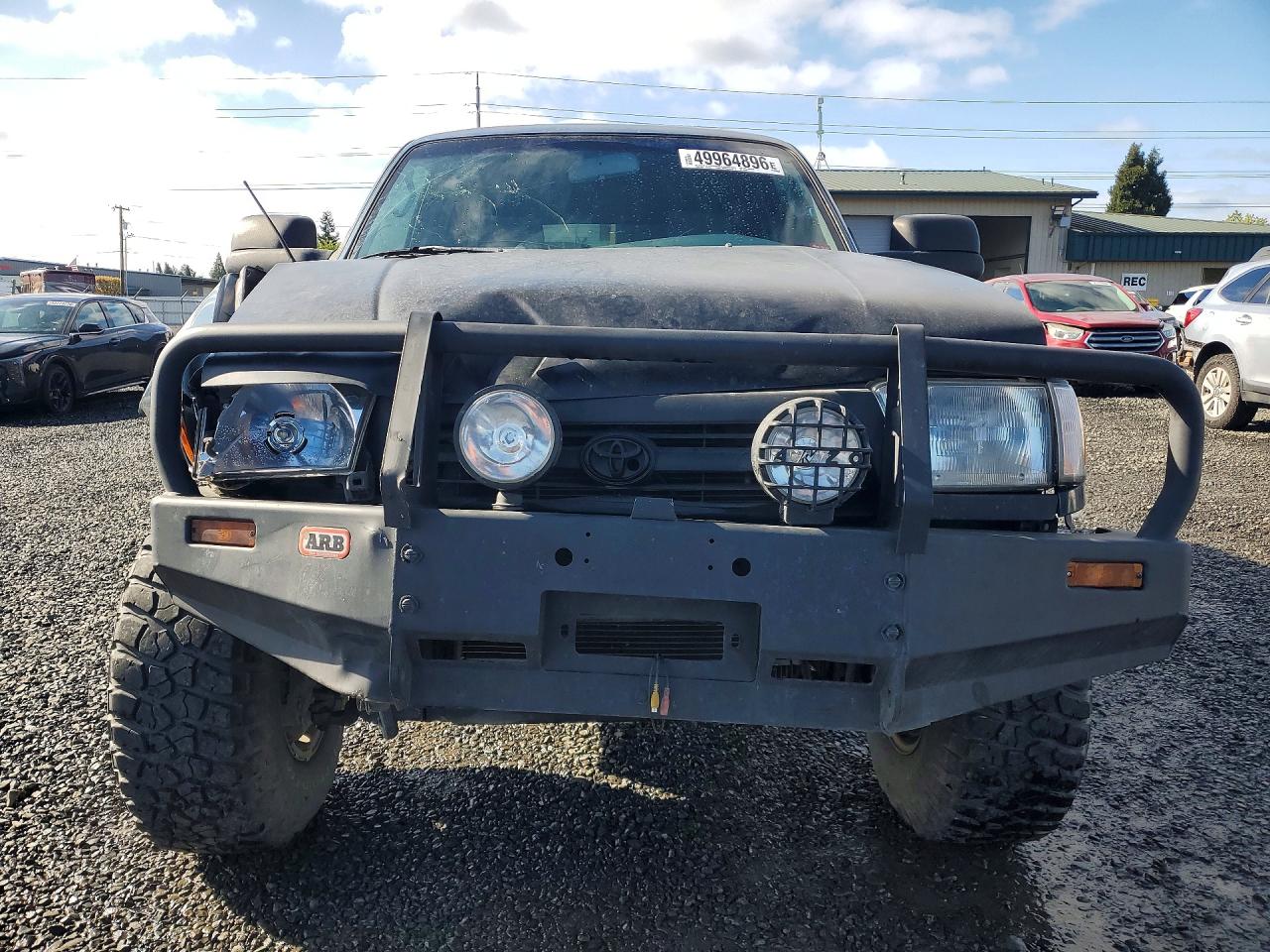 1997 TOYOTA 4RUNNER SR5 photo 5