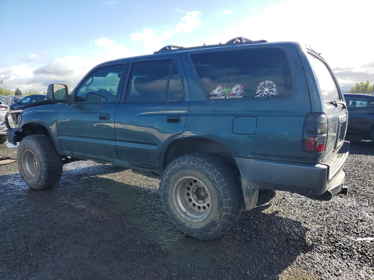 1997 TOYOTA 4RUNNER SR5 photo 2