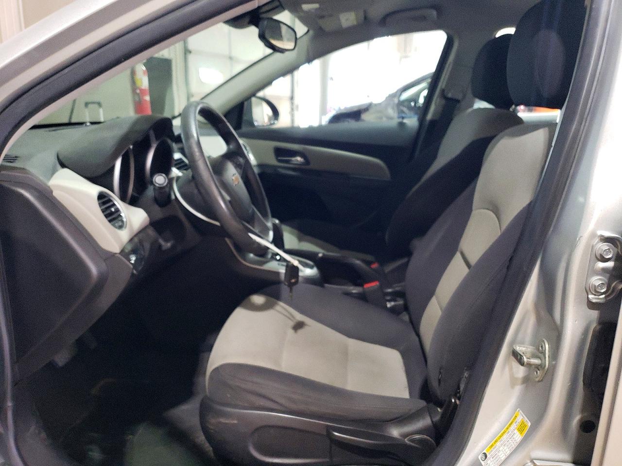 2014 CHEVROLET CRUZE LS photo 19