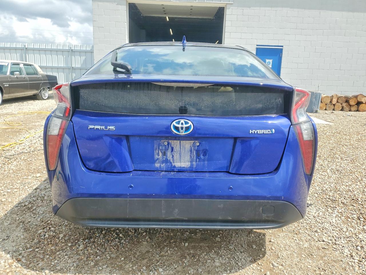 2018 TOYOTA PRIUS photo 11
